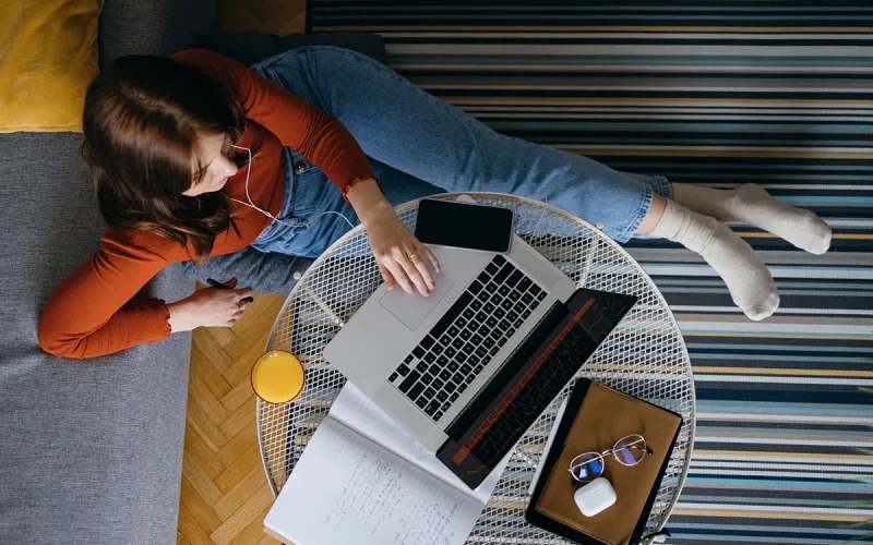 EM-BLOG-tips-for-taking-online-classes-1333092790