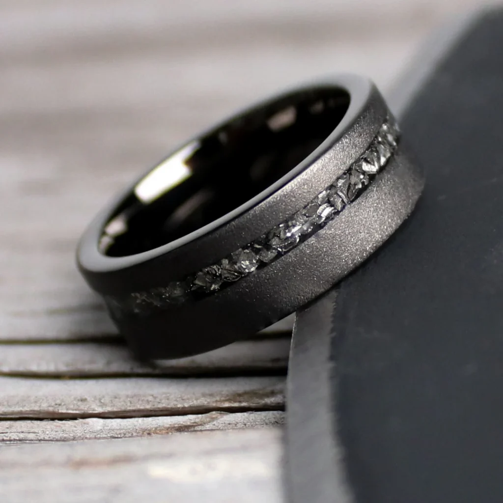 Black-Meteorite-Ring-Thorum-Wedding_1080x